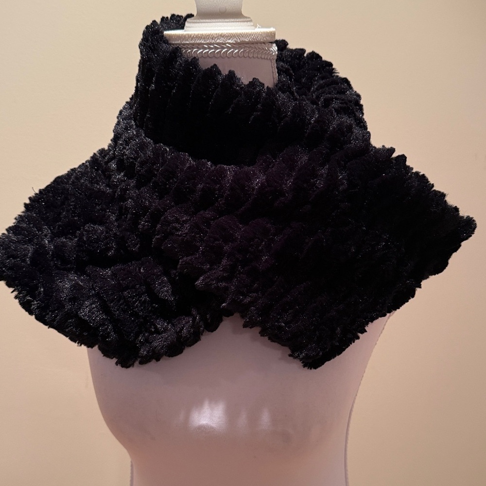 Icing Black Faux Fur Infinity Scarf